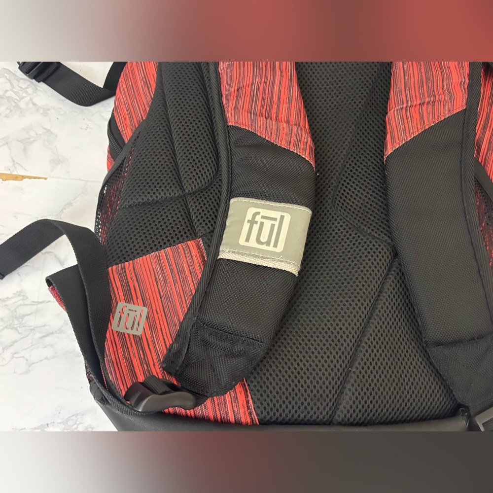 Tennman 17" Laptop Backpack Red Black Nylon Travel Padded Striped Daypack - Picture 5 of 8